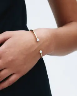 Guldfärgat bangle-armband från Edblad